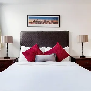 epic-loft-apartment-with-roof-terrace-in-the-heart-of.brighton-hotels-england.com/